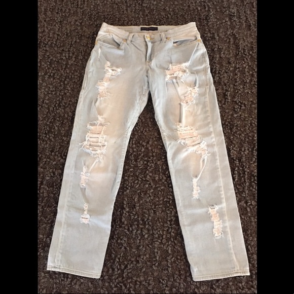 Rock & Republic Distressed Boyfriend Emo Jeans - Picture 2 of 7